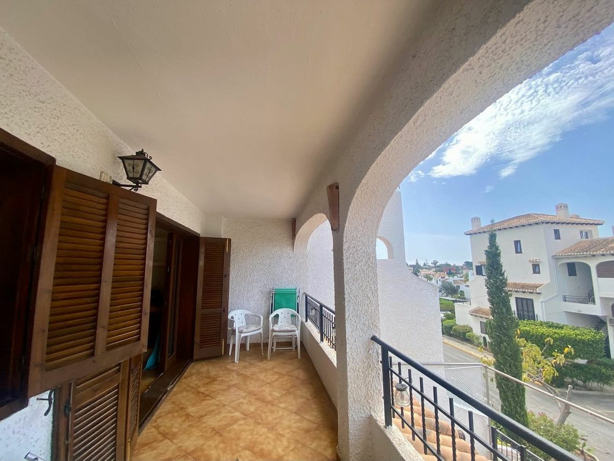 2-bedroom Apartment In Cabo Roig, Spain (71 M²)