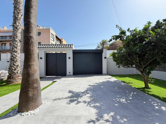 4-bedroom Villa In Torrevieja, Spain (103 M²)