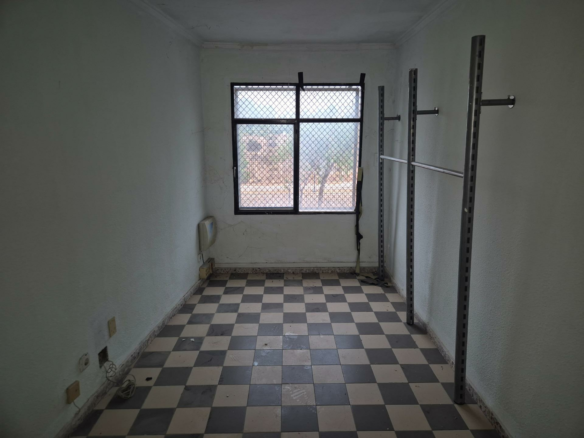 Industrial Unit In Elche, Spain (1.350 M²)