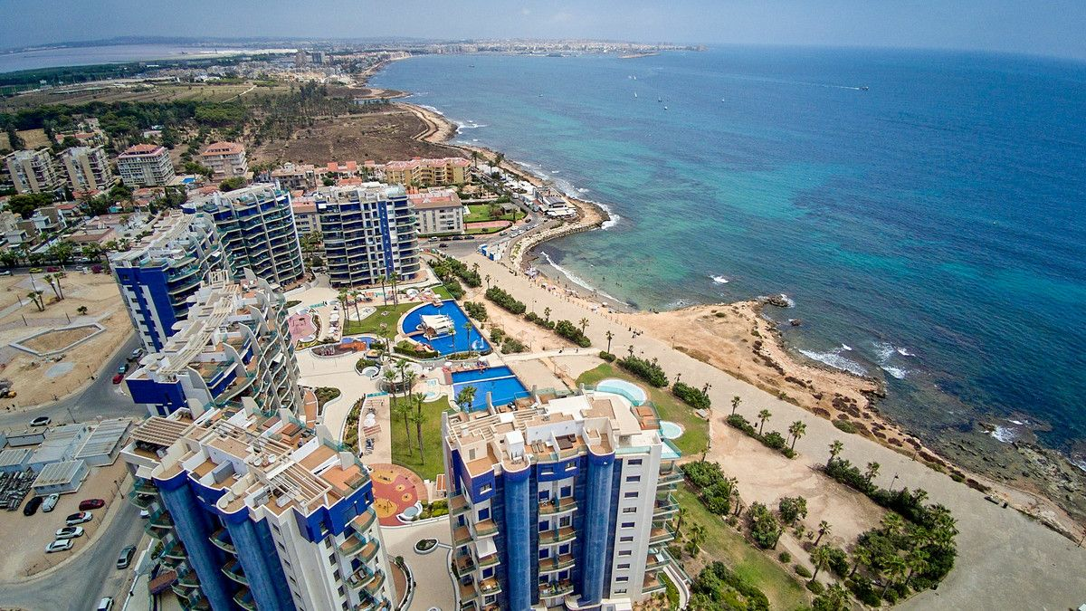 2-bedroom Apartment In Orihuela Costa, Spain (98 M²)