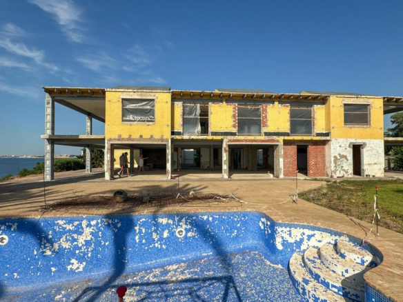5-bedroom Villa In Cabo Roig, Spain (668 M²)
