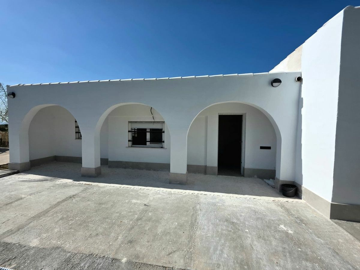 4-bedroom Villa In Formentera Del Segura, Spain (218 M²)