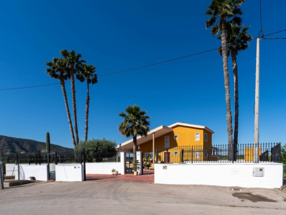 5-bedroom Country House In Orihuela, Spain (495 M²)