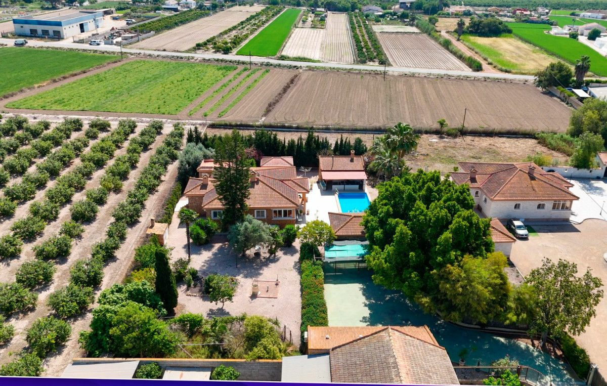 5-bedroom Villa In Rojales, Spain (195 M²)