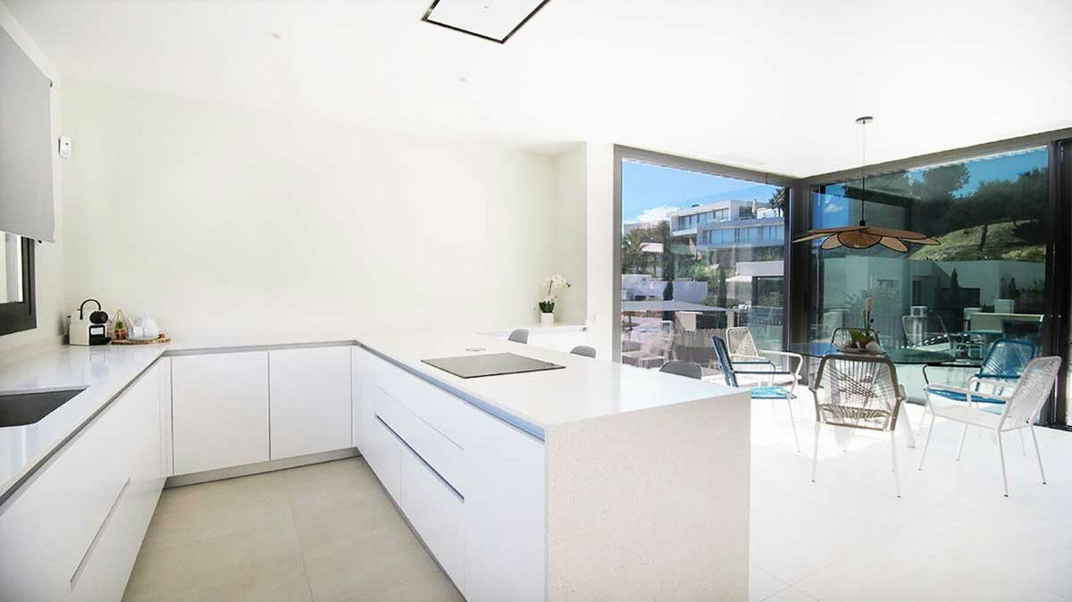 3-bedroom Villa In Orihuela, Spain (240 M²)