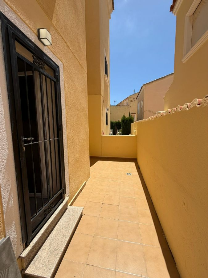 3-bedroom House In Orihuela Costa, Spain (140 M²)