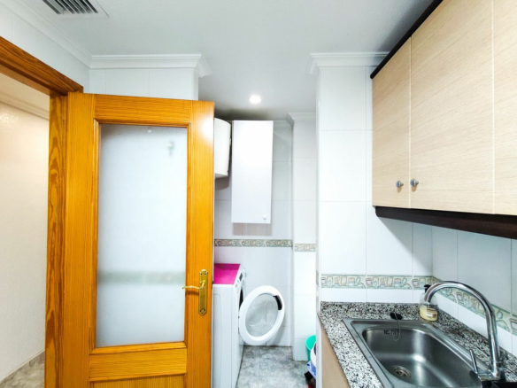 2-bedroom Apartment In Guardamar Del Segura, Spain (75 M²)