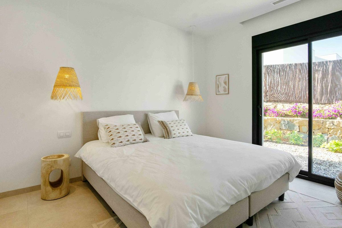 3-bedroom Villa In Orihuela, Spain (177 M²)
