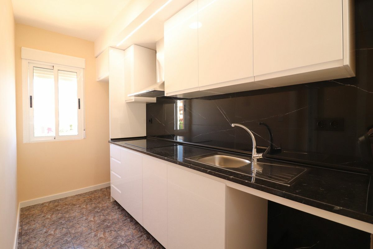 2-bedroom Apartment In Orihuela Costa, Spain (52 M²)