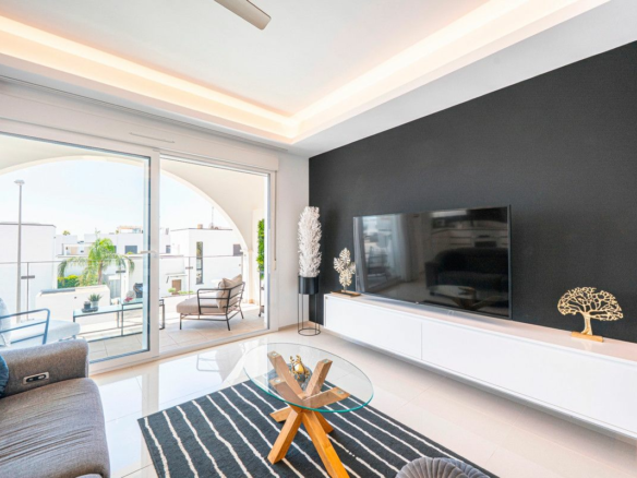 2-bedroom Apartment In Rojales, Spain (82 M²)