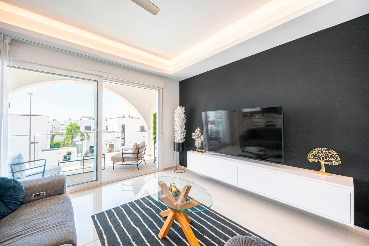 2-bedroom Apartment In Rojales, Spain (82 M²)