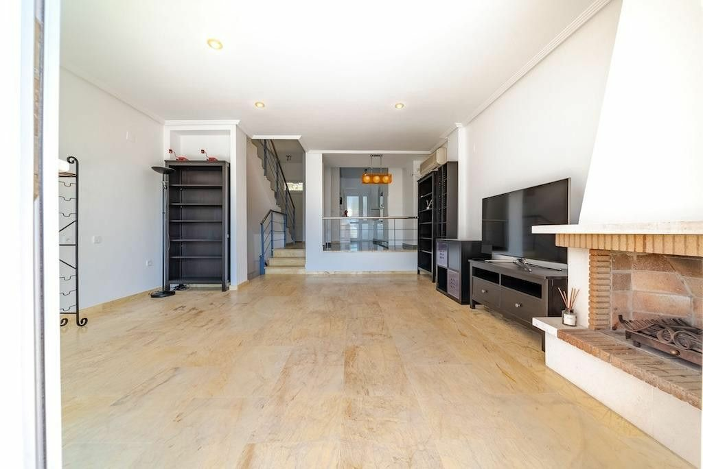 3-bedroom House In Orihuela Costa, Spain (177 M²)