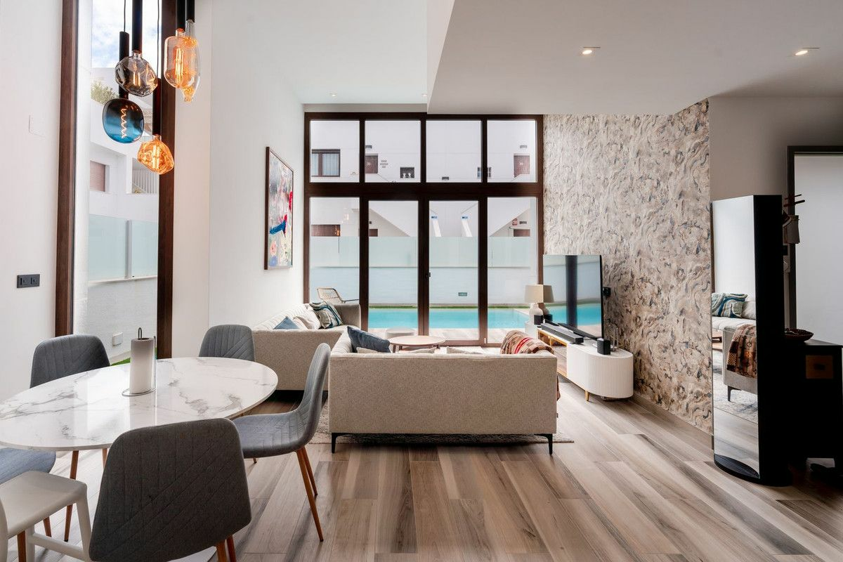4-bedroom Villa In Torrevieja, Spain (198 M²)