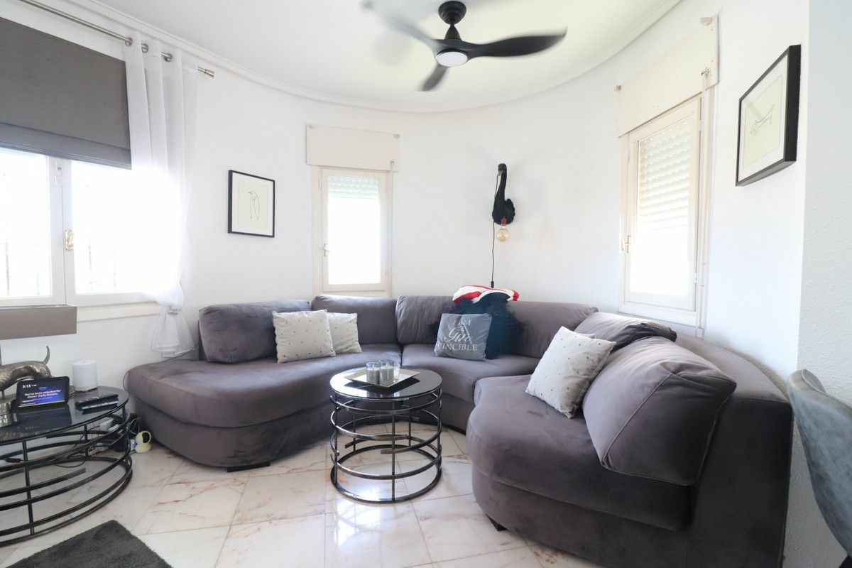 2-bedroom Villa In Orihuela Costa, Spain (70 M²)
