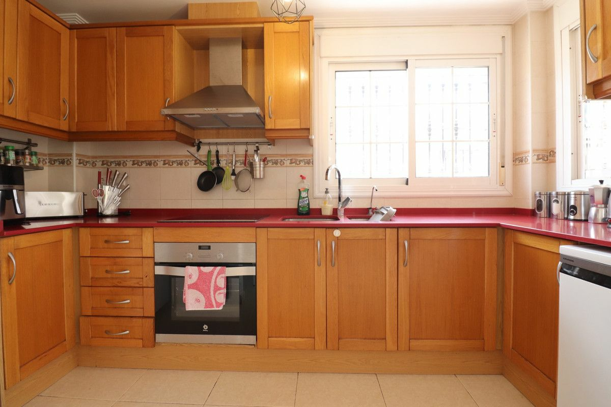 3-bedroom Villa In Los Montesinos, Spain (100 M²)