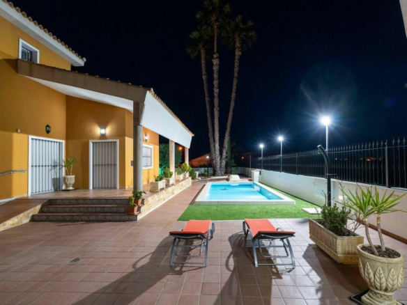 5-bedroom House In Orihuela, Spain (500 M²)