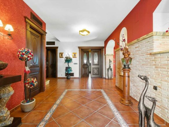 4-bedroom Villa In Orihuela, Spain (837 M²)