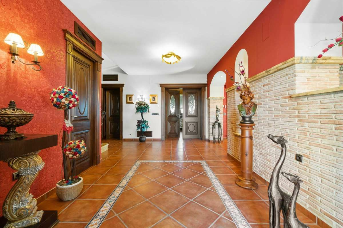 4-bedroom Villa In Orihuela, Spain (837 M²)