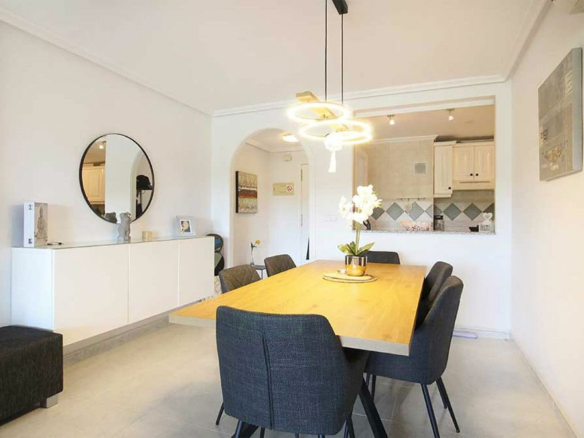 2-bedroom Apartment In Orihuela Costa, Spain (99 M²)