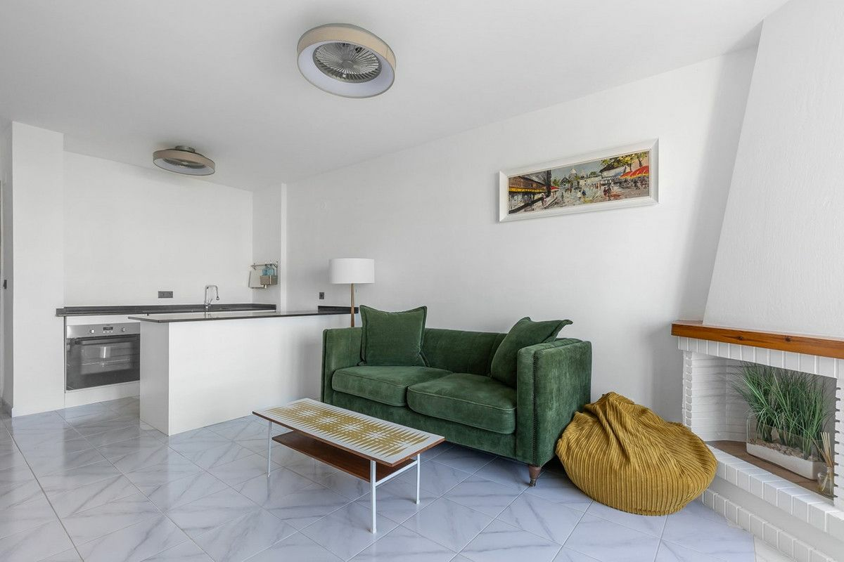 1-bedroom Apartment In Torrevieja, Spain (51 M²)