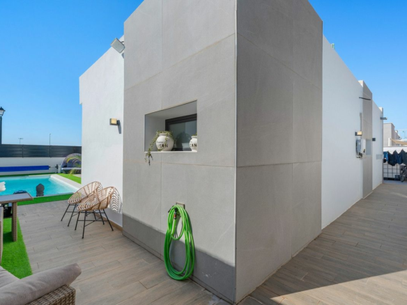 4-bedroom Villa In Fortuna, Spain (120 M²)