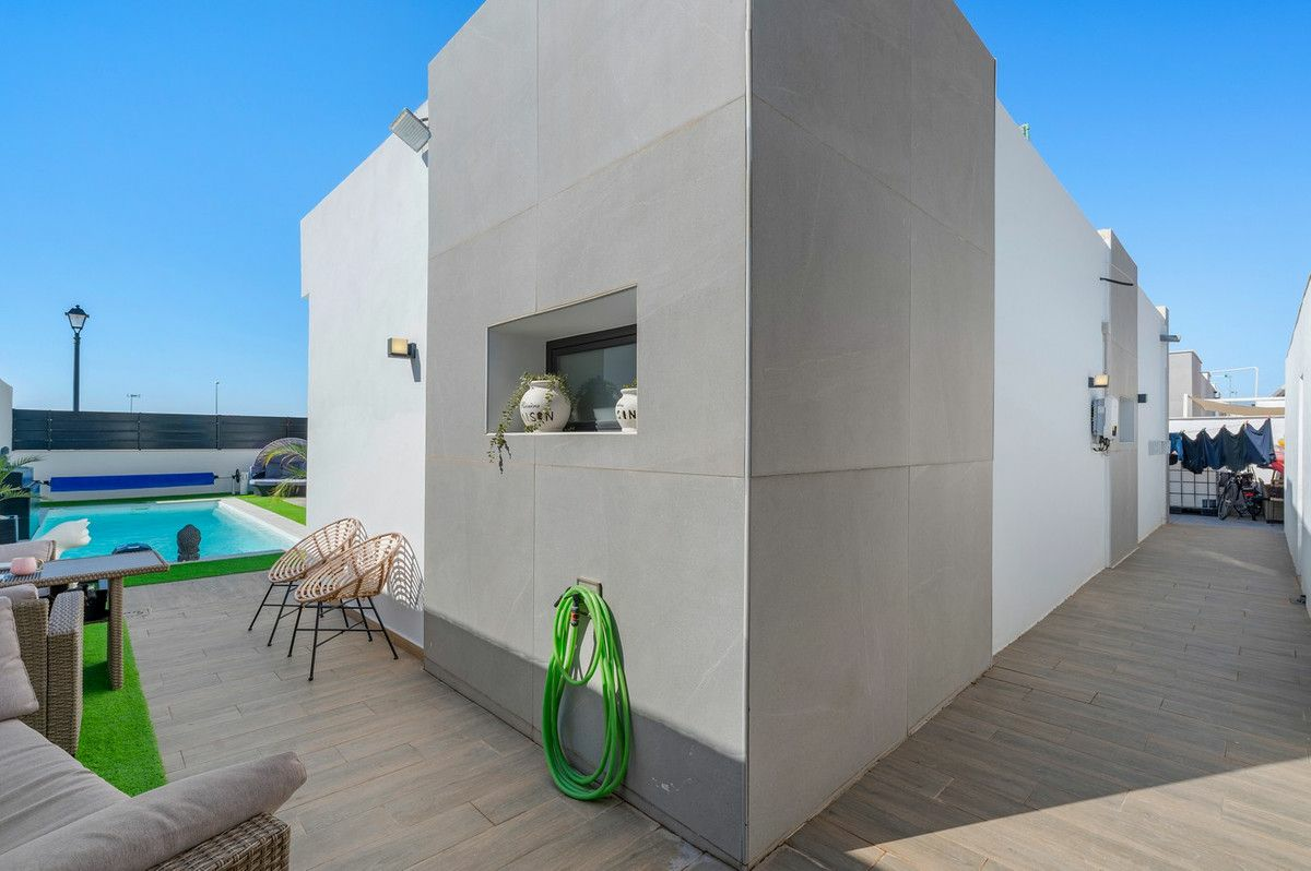 4-bedroom Villa In Fortuna, Spain (120 M²)