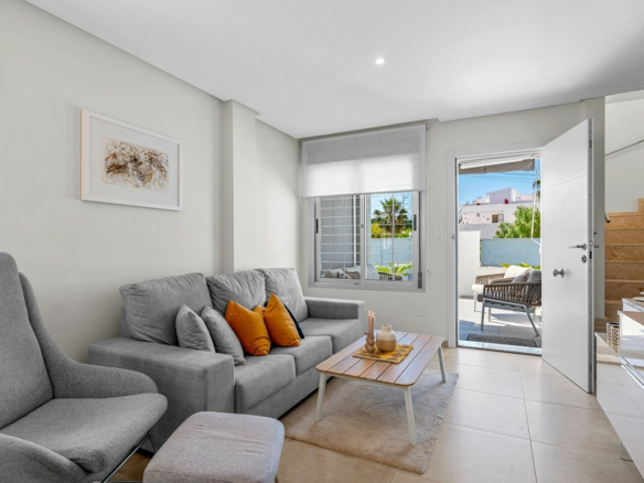 3-bedroom House In Daya Nueva, Spain (90 M²)