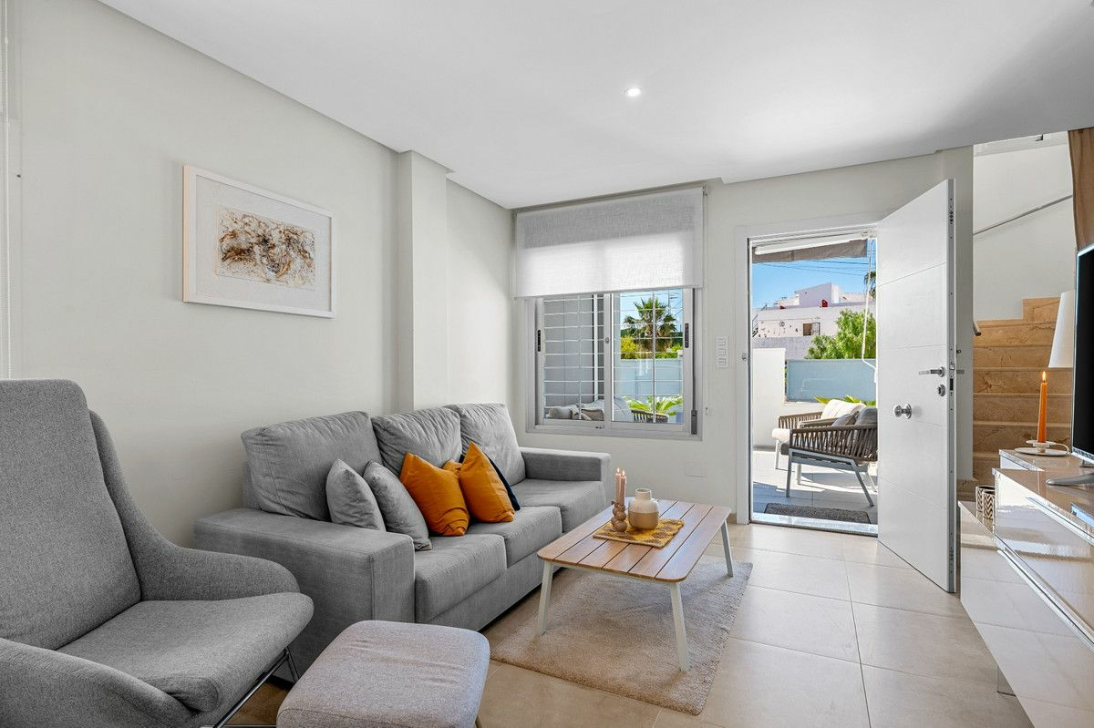 3-bedroom House In Daya Nueva, Spain (90 M²)