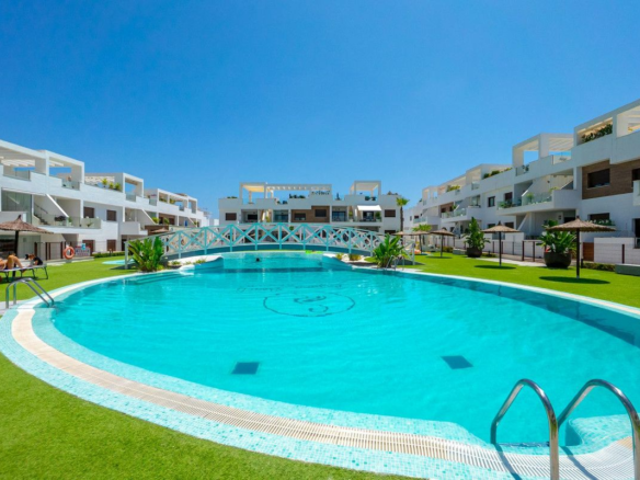 4-bedroom Villa In Torrevieja, Spain (194 M²)