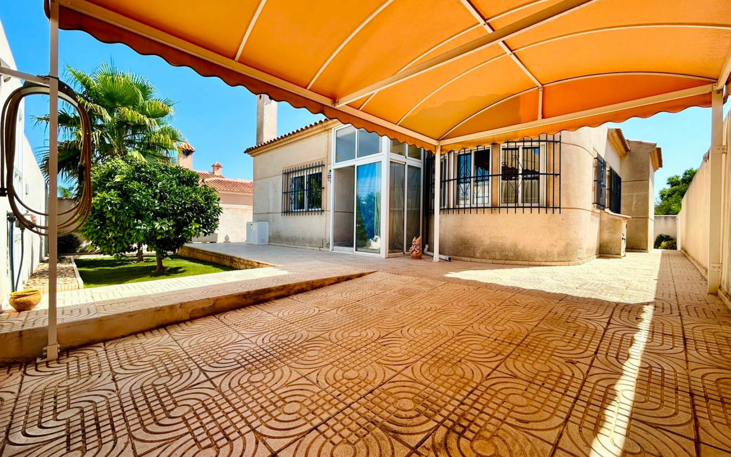 3-bedroom Villa In Torrevieja, Spain (126 M²)
