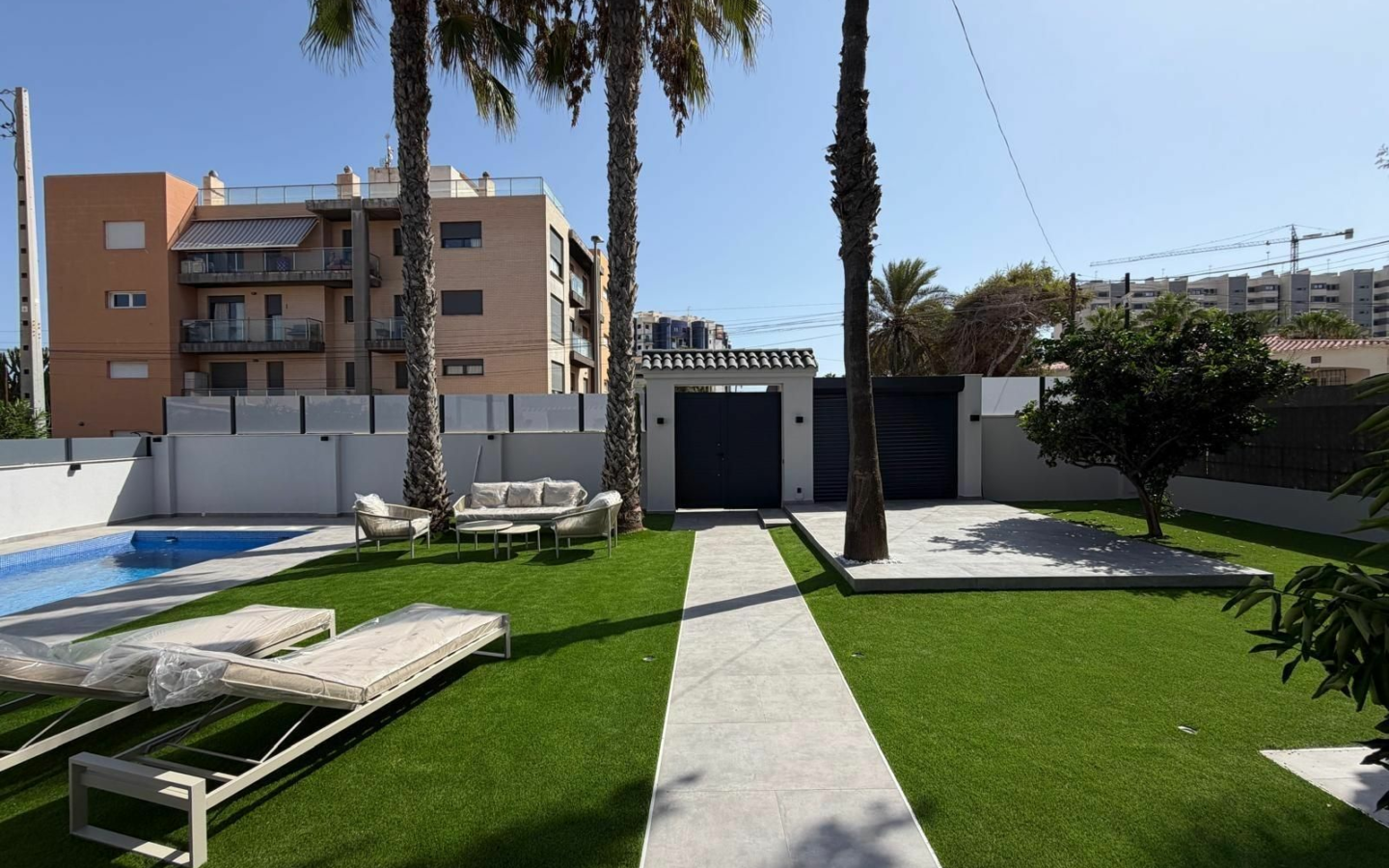 4-bedroom Villa In Torrevieja, Spain (103 M²)