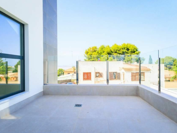 3-bedroom House In Orihuela, Spain (190 M²)