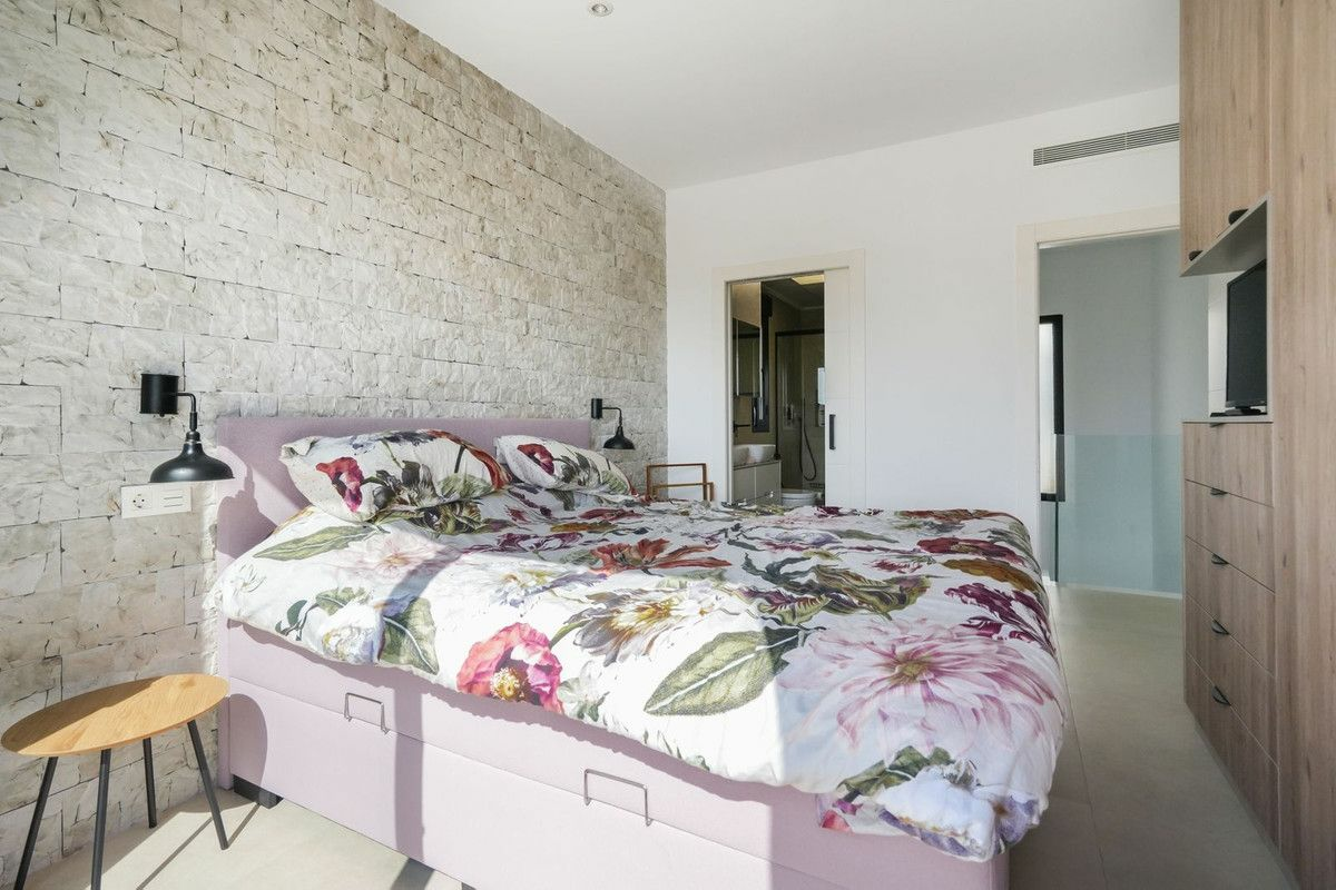 5-bedroom Villa In San Pedro Del Pinatar, Spain (143 M²)