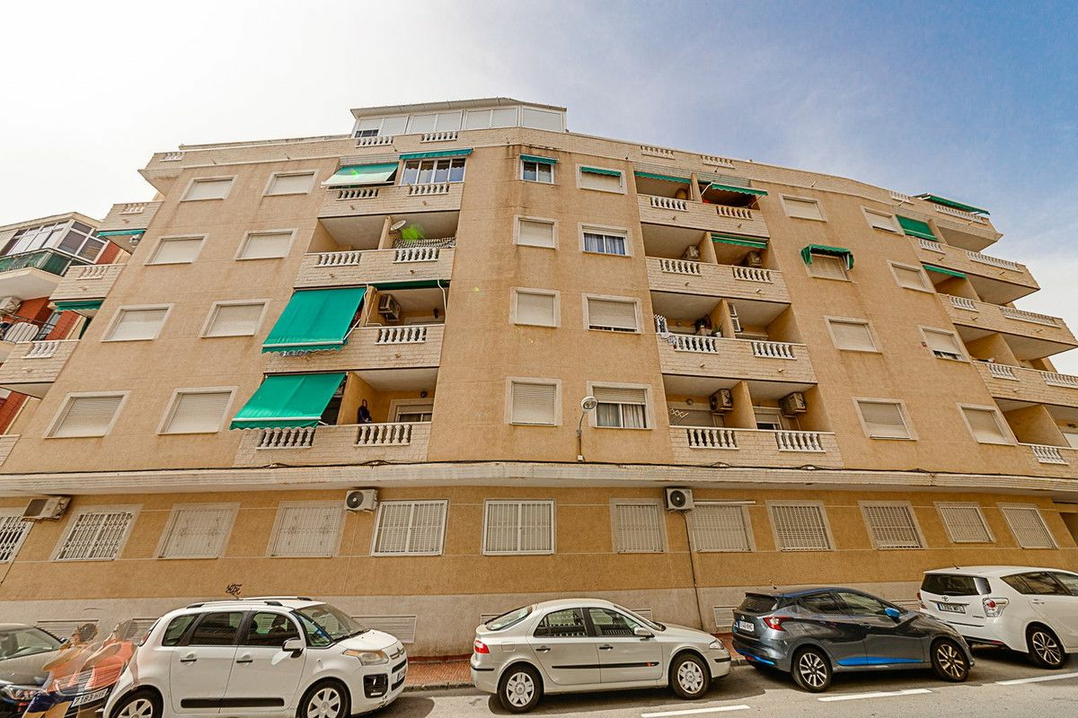 2-bedroom Apartment In Torrevieja, Spain (56 M²)