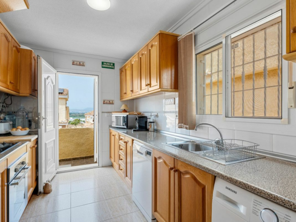 3-bedroom Villa In Gran Alacant, Spain (195 M²)