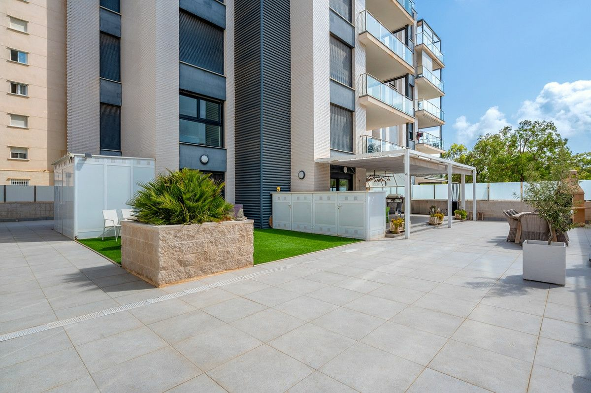 3-bedroom Apartment In Guardamar Del Segura, Spain (108 M²)