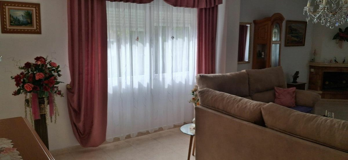3-bedroom House In Benferri, Spain (265 M²)