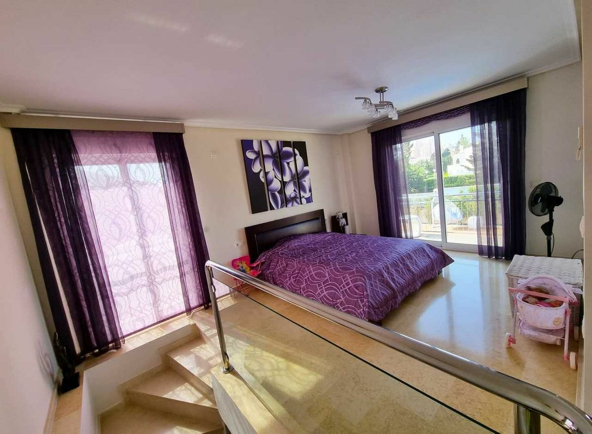 5-bedroom Villa In Torrevieja, Spain (469 M²)