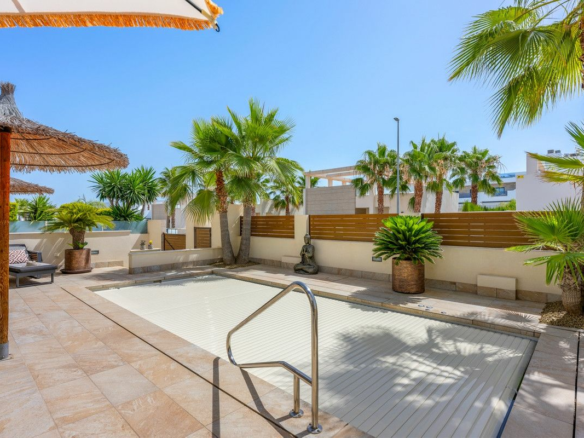 3-bedroom Villa In Benijofar, Spain (266 M²)