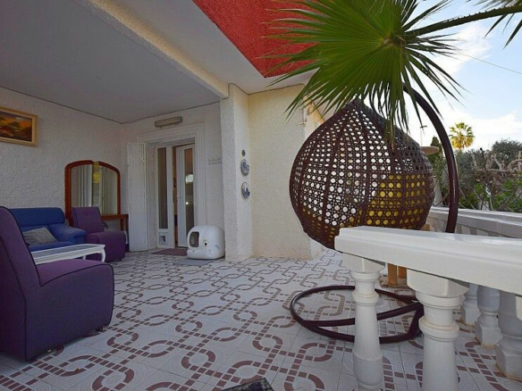 3-bedroom Villa In Torrevieja, Spain (200 M²)