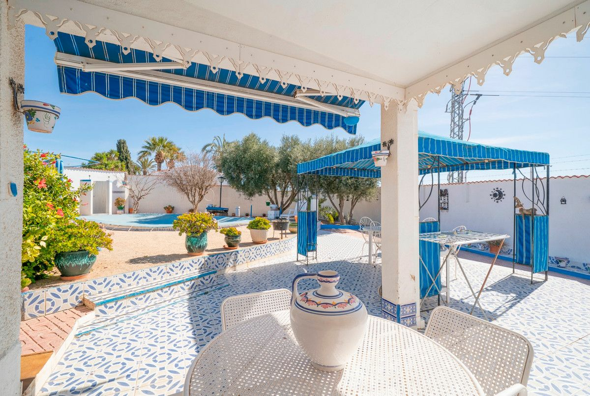 4-bedroom Villa In Rojales, Spain (198 M²)