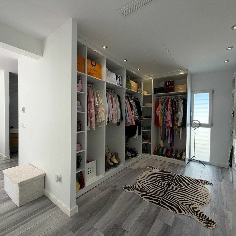 4-bedroom Villa In Algorfa, Spain (283 M²)