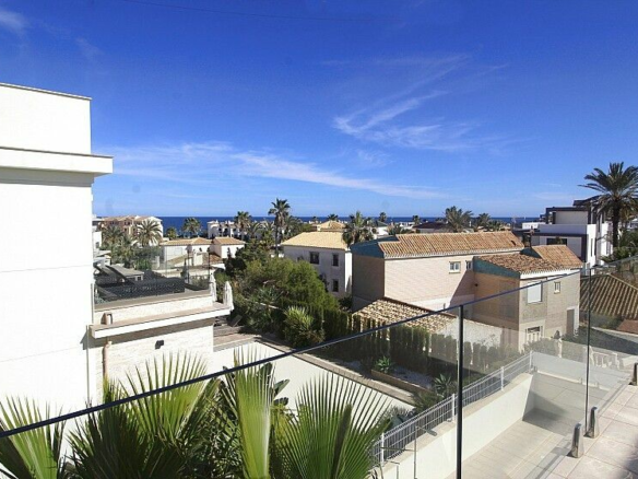 5-bedroom Villa In Orihuela Costa, Spain (306 M²)