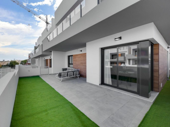 3-bedroom Apartment In San Miguel De Salinas, Spain (84 M²)