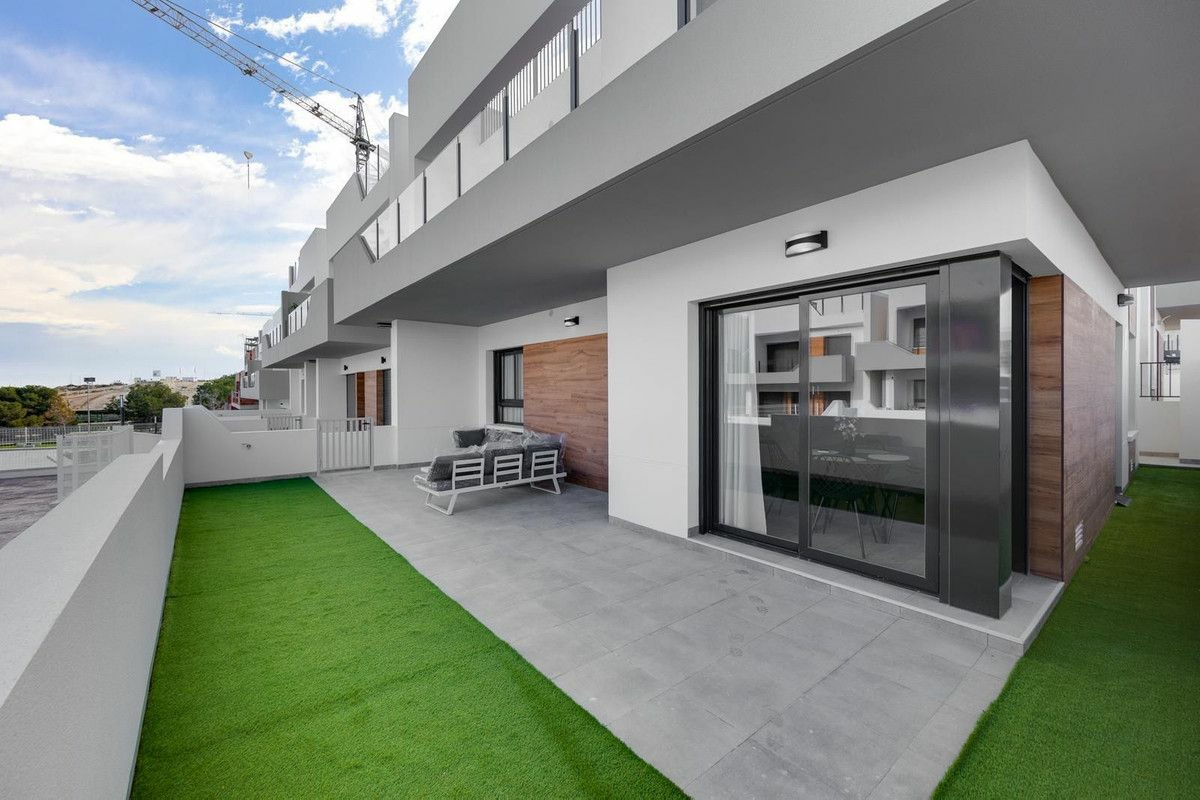 3-bedroom Apartment In San Miguel De Salinas, Spain (84 M²)