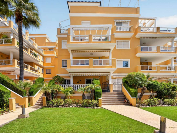 2-bedroom Apartment In Torrevieja, Spain (76 M²)