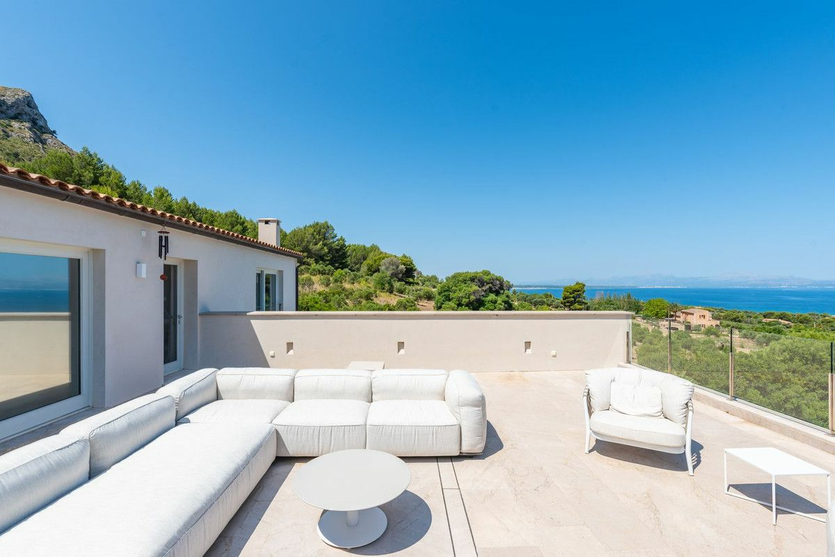 5-bedroom Villa In Colònia De Sant Pere, Spain (500 M²)