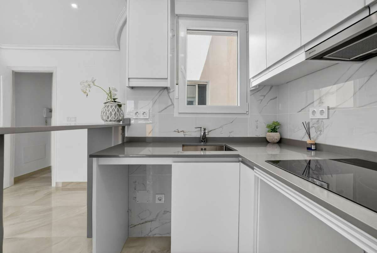 2-bedroom Apartment In Torrevieja, Spain (74 M²)
