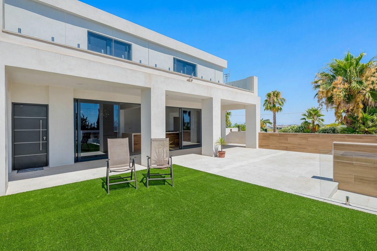 8-bedroom Country House In Los Montesinos, Spain (790 M²)