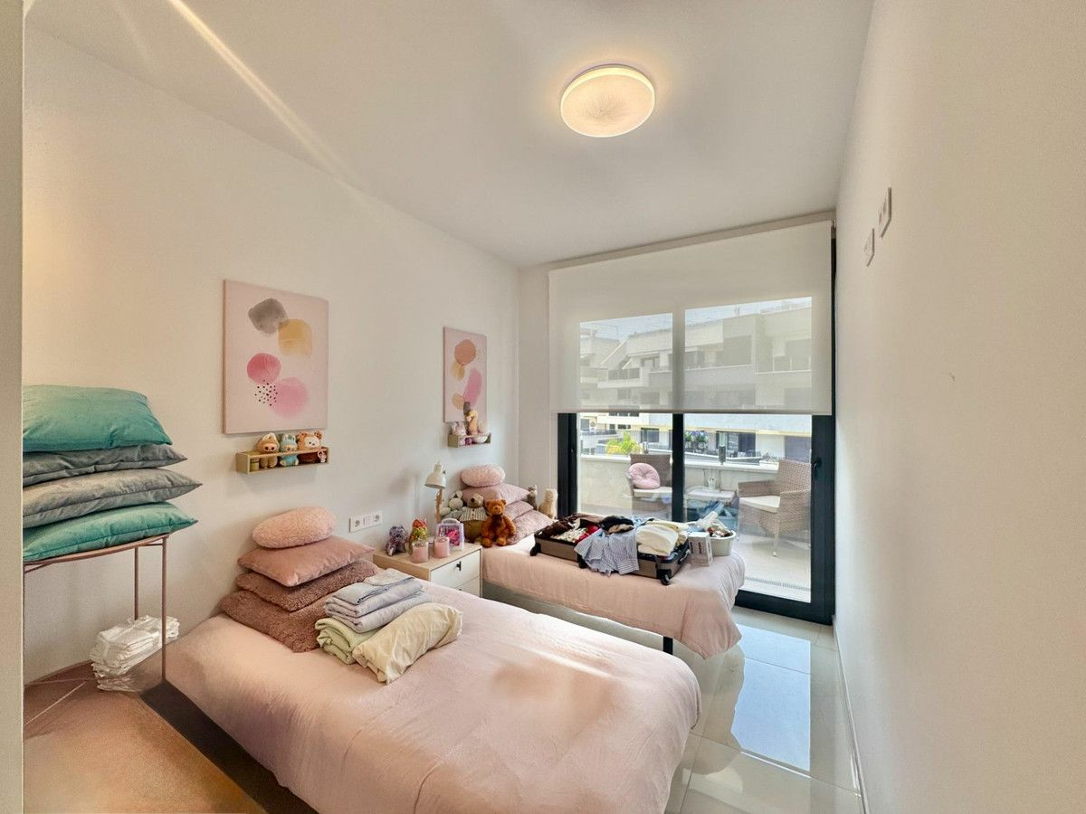 3-bedroom Apartment In Orihuela Costa, Spain (98 M²)